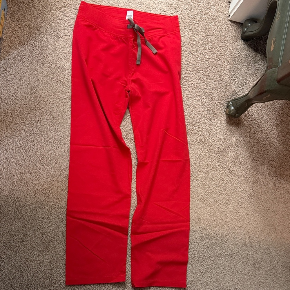 Women’s Figs Livingston scrub pants